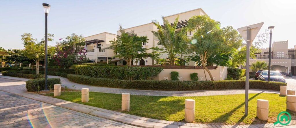 Pros and cons of living in Mudon: An upscale lifestyle or deserted living?