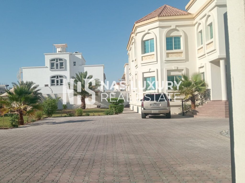 Prime location | Great opportunity | Near the mosque